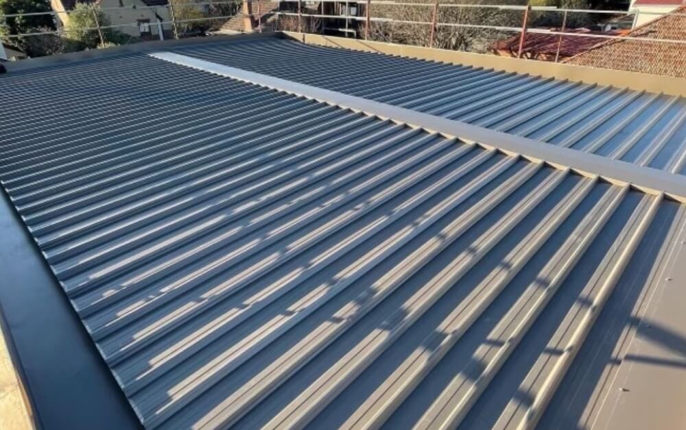 Standing seam roofing view - TRC