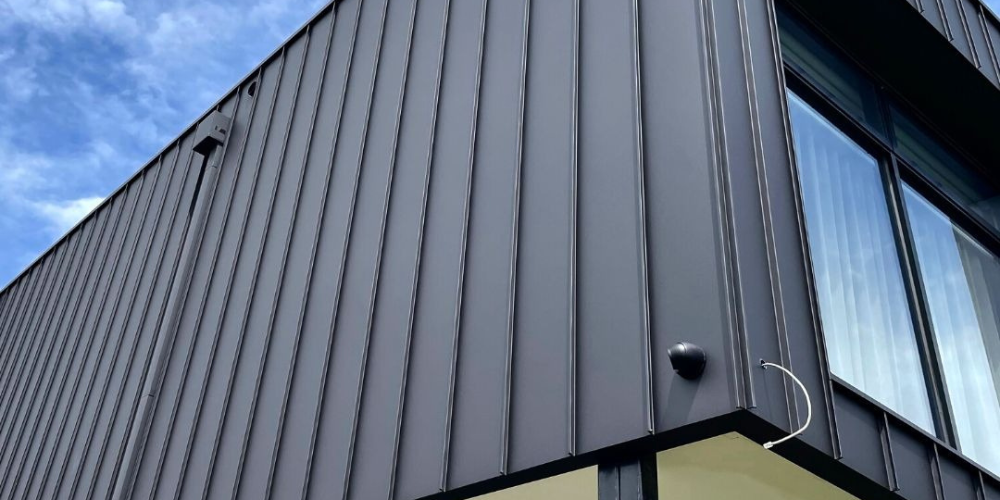 Snaplock cladding installation - Total Roofing and Cladding